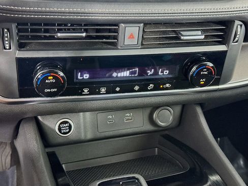 Used 2023 Nissan Rogue SV AWD/4WD image 20
