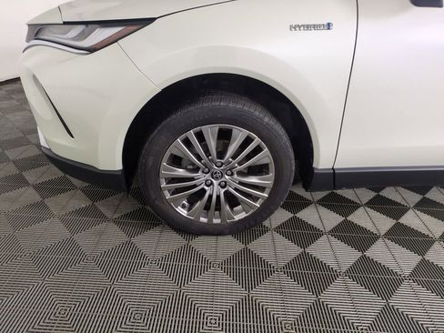 Used 2021 Toyota Venza XLE AWD/4WD image 28