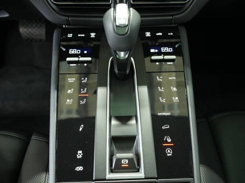 New 2026 Porsche Macan S image 23