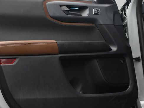 Used 2024 Ford Bronco Sport Outer Banks w/ Tech Package AWD/4WD image 14