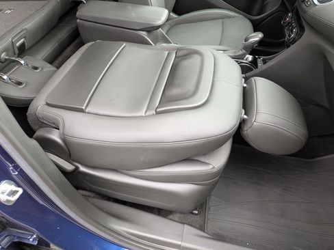 Certified 2023 Buick Encore GX Select w/ Safety Package II AWD/4WD image 35