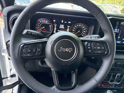 Used 2026 Jeep Gladiator Rubicon AWD/4WD image 24