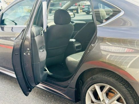 Used 2015 Nissan Sentra SR w/ Navigation Package image 7