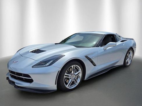 Used 2017 Chevrolet Corvette Stingray Coupe w/ 1LT RWD image 7