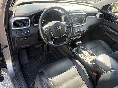 Used 2019 Kia Sorento SX w/ SX Touring Package AWD/4WD image 10