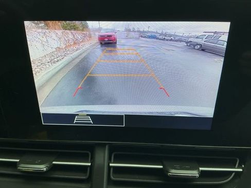 Used 2024 Chevrolet Trax RS w/ Sunroof Package image 14