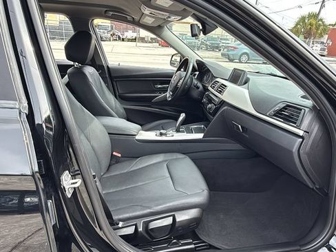 Used 2017 BMW 320i Sedan RWD image 37