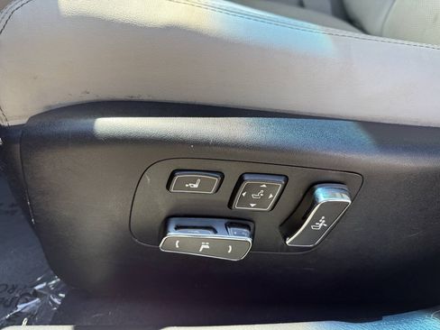 Used 2014 Lexus LS 460 w/ Comfort Package RWD image 21