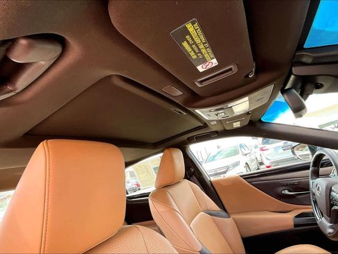 Used 2019 Lexus ES 350 image 11