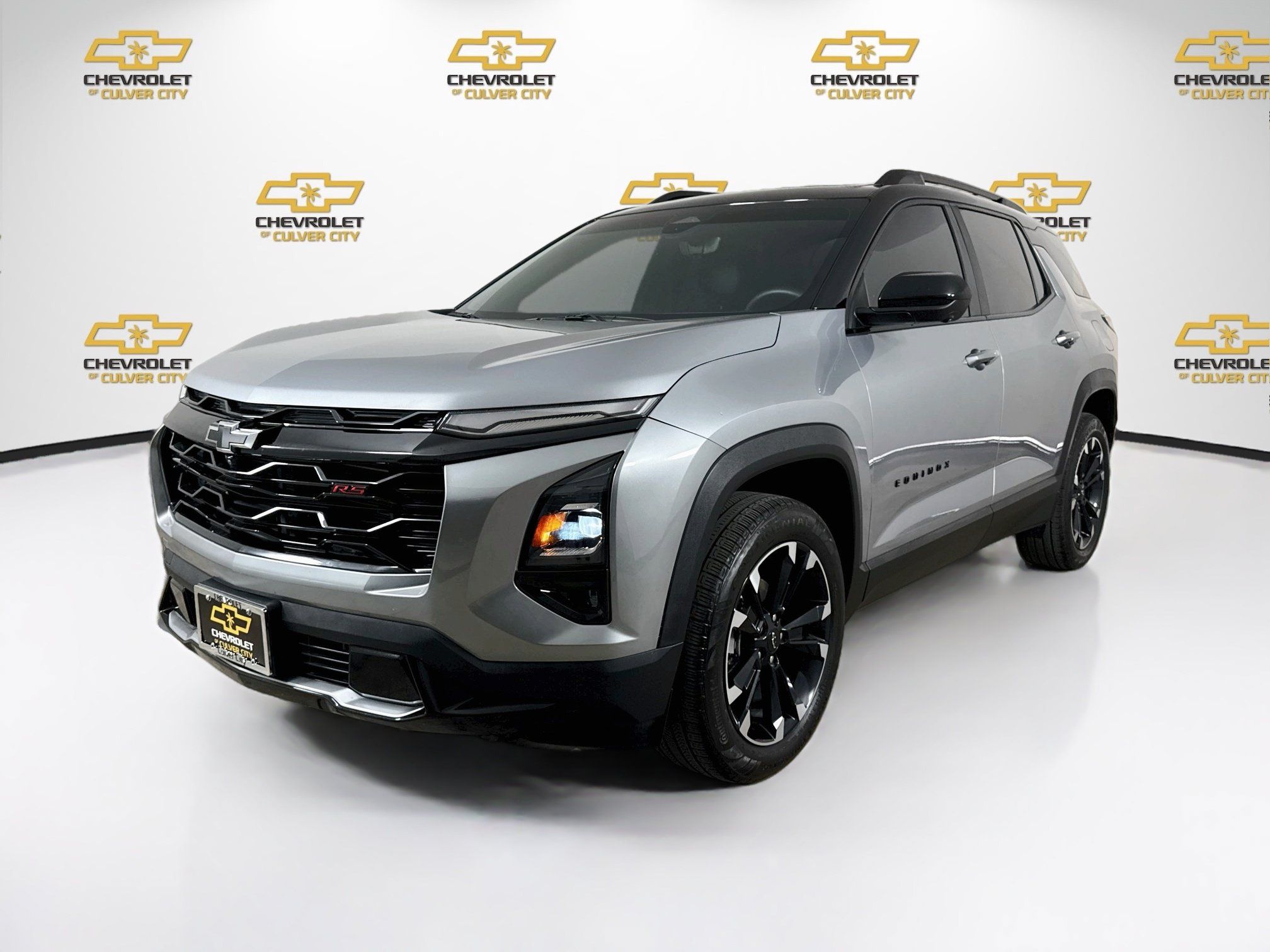 Used 2025 Chevrolet Equinox RS w/ Safety and Technology Package FWD image 3