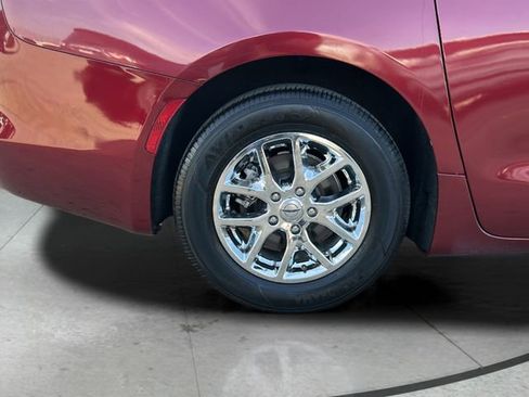 Used 2023 Chrysler Voyager LX image 29