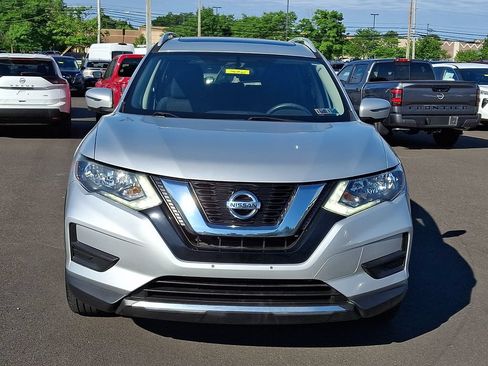 Used 2017 Nissan Rogue SV AWD/4WD image 2