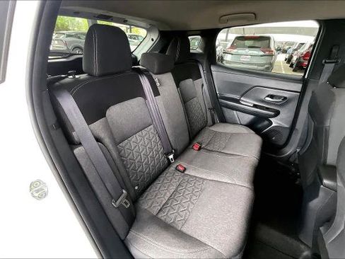 Certified 2025 Nissan Kicks SV AWD/4WD image 20