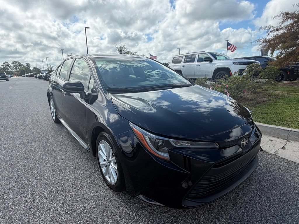 Used 2023 Toyota Corolla LE FWD image 16