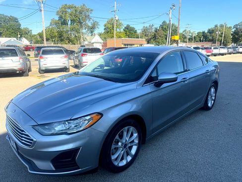 Used 2020 Ford Fusion SE image 5