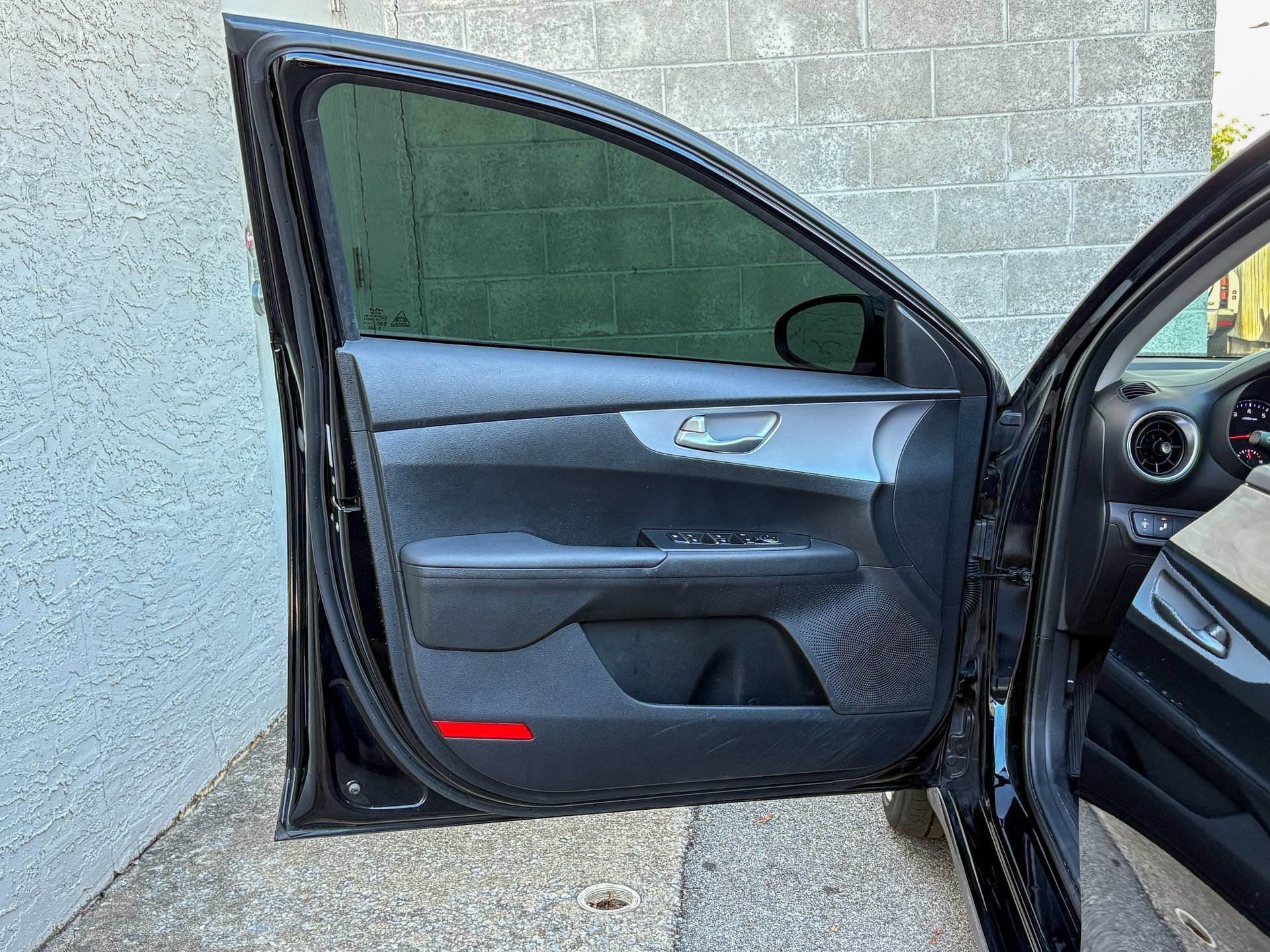 Used 2024 Kia Forte LXS w/ LXS Technology Package FWD image 10