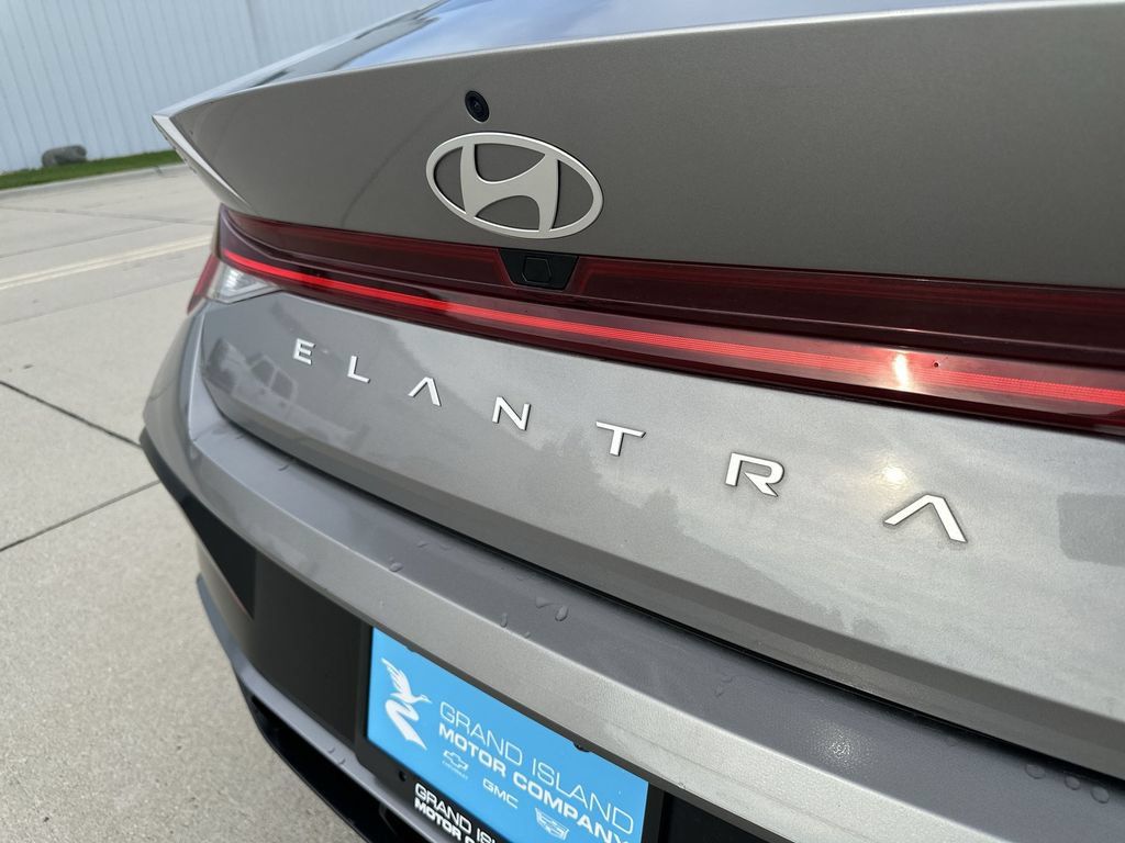 Used 2024 Hyundai Elantra SEL w/ Convenience Package FWD image 33