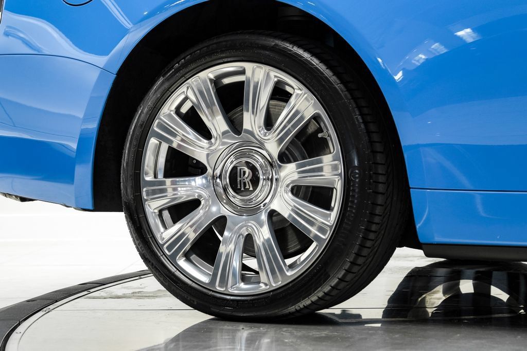 Used 2021 Rolls-Royce Dawn RWD image 60