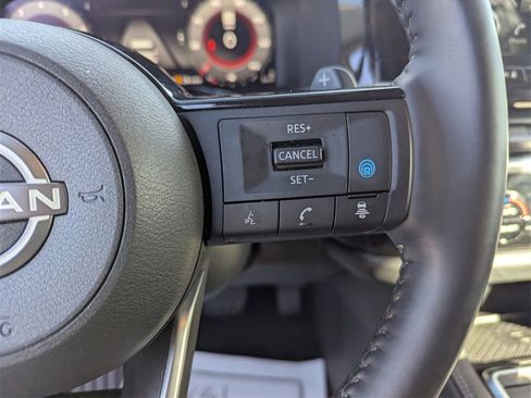 Used 2023 Nissan Pathfinder Platinum image 31