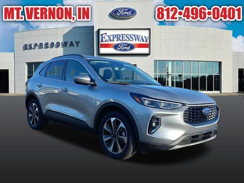 Used 2023 Ford Escape Platinum AWD/4WD image 5