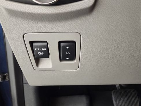 Used 2019 Ford F150 XLT w/ Equipment Group 302A Luxury AWD/4WD image 18