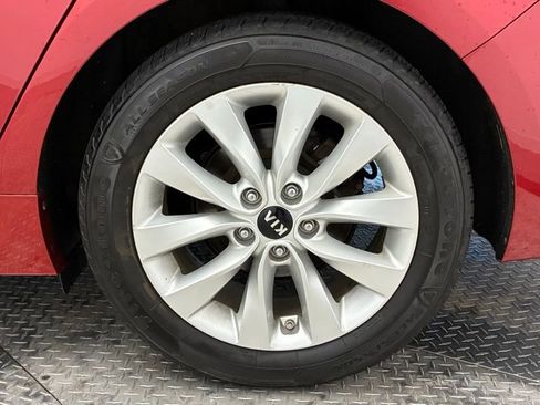 Used 2018 Kia Optima S FWD image 32