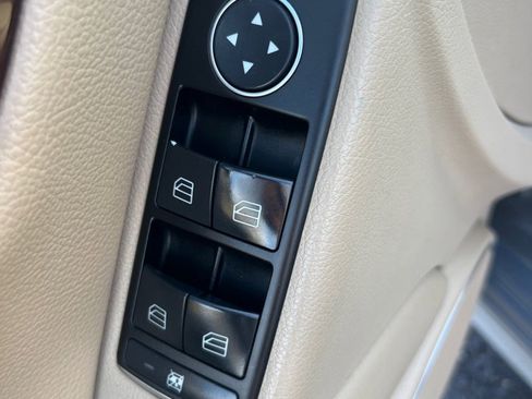 Used 2013 Mercedes-Benz C 300 4MATIC Sedan image 19