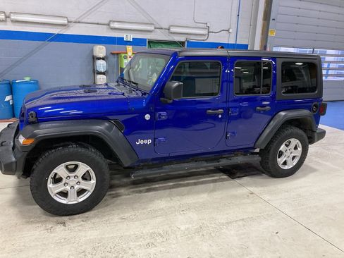 Used 2019 Jeep Wrangler Unlimited Sport S image 4