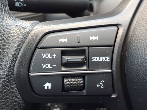 Used 2025 Honda HR-V LX image 28