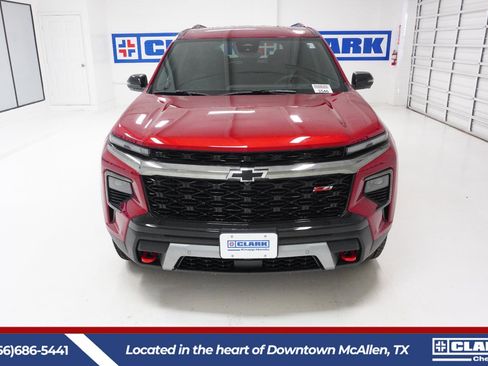 New 2026 Chevrolet Traverse Z71 w/ Enhanced Driving Package image 2