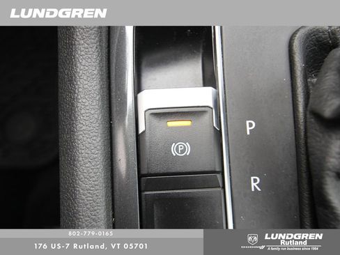 Used 2020 Volkswagen Tiguan SEL w/ 3rd Row Seat Package image 28