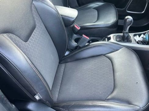 Used 2023 Toyota Camry SE FWD image 12