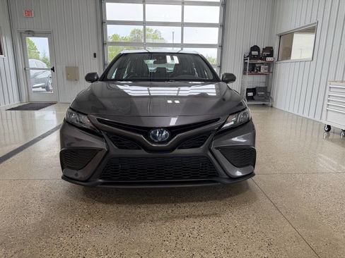 Used 2023 Toyota Camry SE FWD image 9