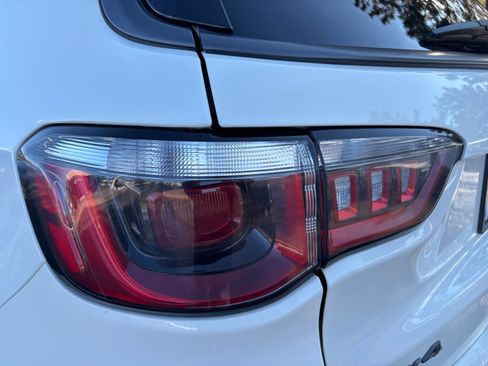 Used 2020 Jeep Compass Trailhawk AWD/4WD image 25