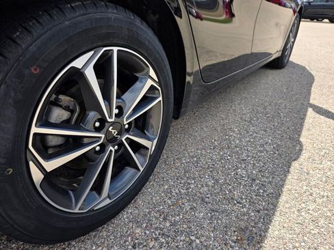 Used 2024 Kia Forte LXS image 32