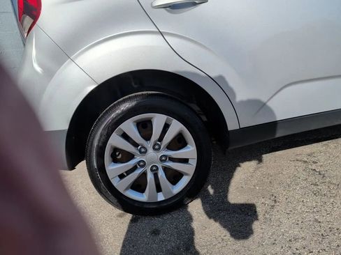 Used 2020 Kia Soul LX FWD image 13