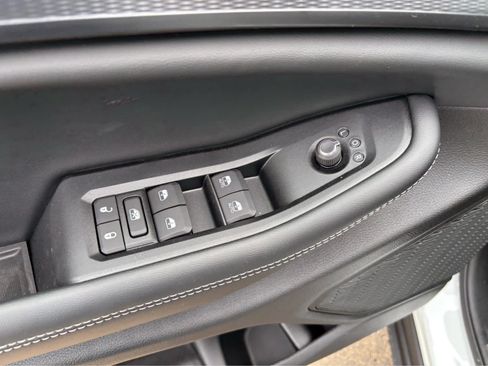 Used 2025 Jeep Grand Cherokee Laredo RWD image 39