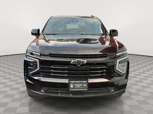 Used 2025 Chevrolet Suburban RST w/ Comfort Package AWD/4WD image 6