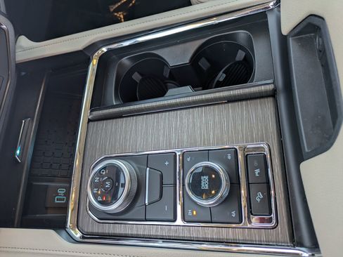 Certified 2024 Ford Expedition Limited image 22