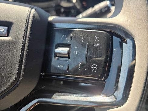 Used 2026 Land Rover Range Rover Velar Dynamic SE AWD/4WD image 31