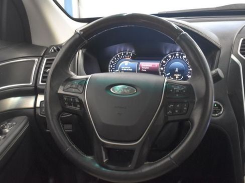 Used 2016 Ford Explorer Platinum AWD/4WD image 24