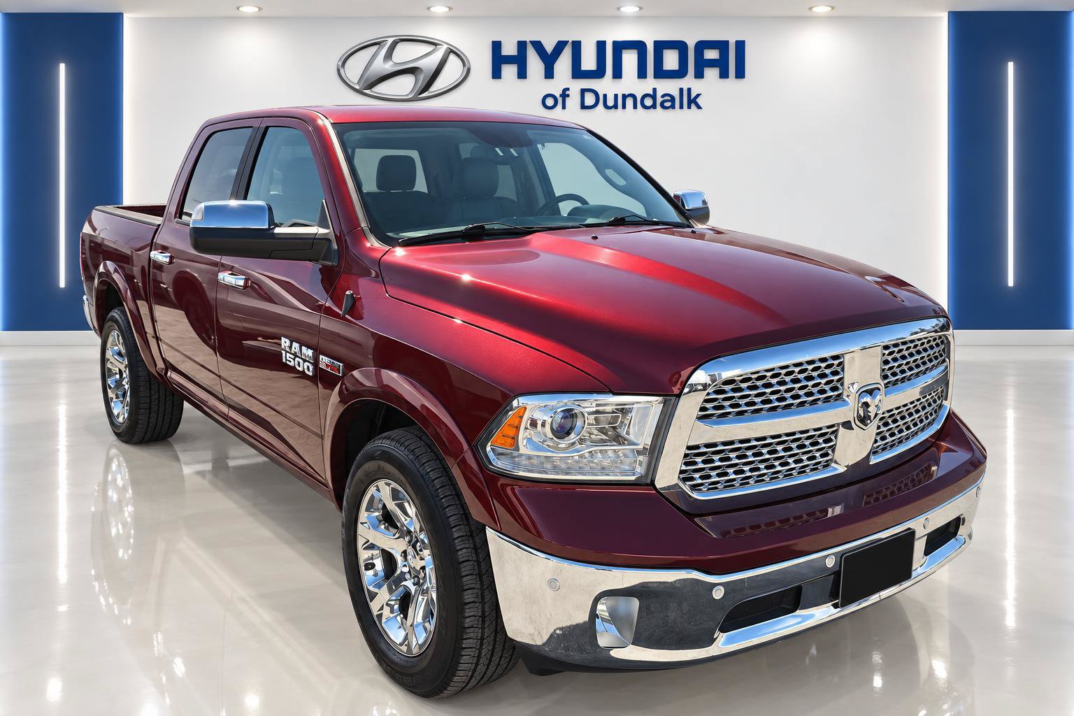 Used 2018 RAM 1500 Laramie w/ Convenience Group AWD/4WD image 3