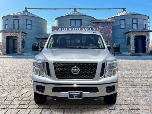 Used 2019 Nissan Titan SV w/ SV Convenience Package AWD/4WD image 7