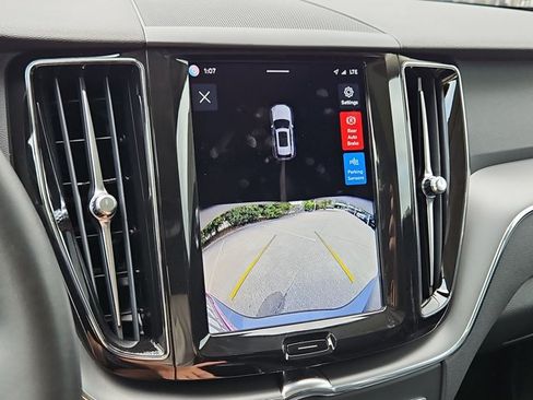 Used 2025 Volvo XC60 B5 Core AWD/4WD image 14