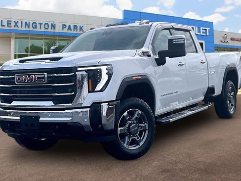 Used 2025 GMC Sierra 3500 SLT w/ SLT Premium Package image 2