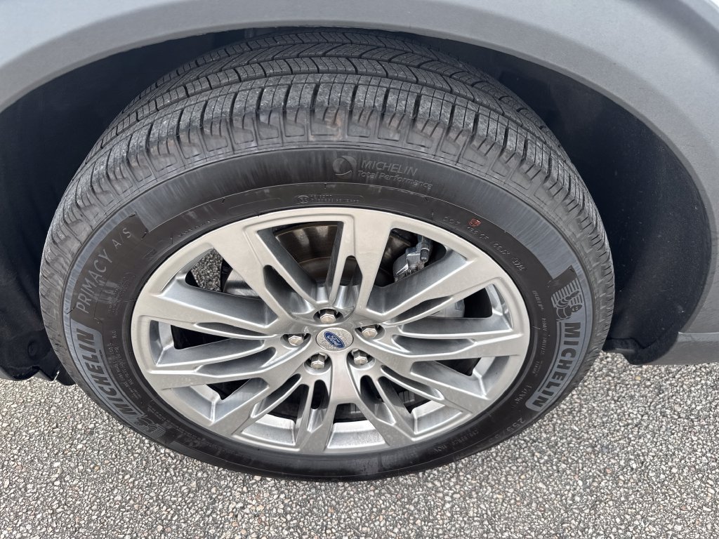 Used 2026 Ford Explorer Platinum RWD image 13
