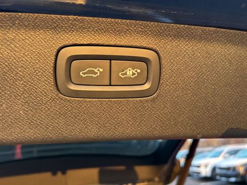 Used 2025 Volvo XC90 B6 Plus w/ Protection Package image 14