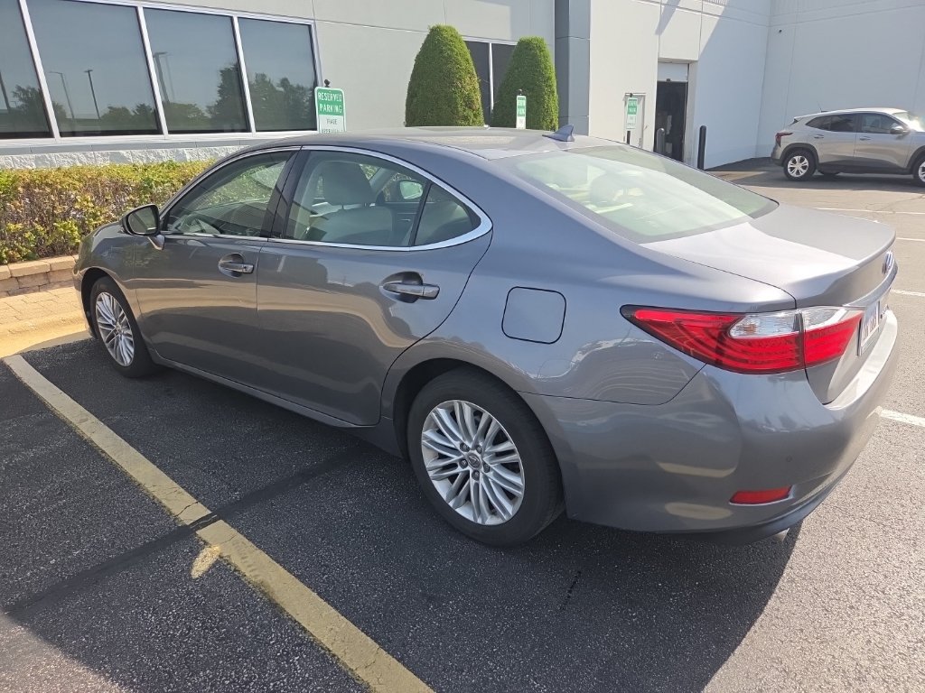 Used 2014 Lexus ES 350 w/ Luxury Package FWD image 5