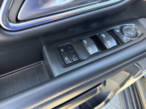 Used 2022 GMC Yukon SLT w/ SLT Premium Package image 46