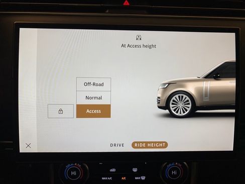 Used 2023 Land Rover Range Rover Long Wheelbase SE AWD/4WD image 32